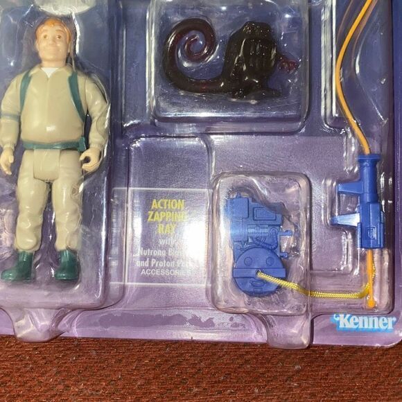 The Real Ghostbusters 2020 Kenner Retro Ray Stantz and Wrapper Ghost Figure NEW - Picture 3 of 3